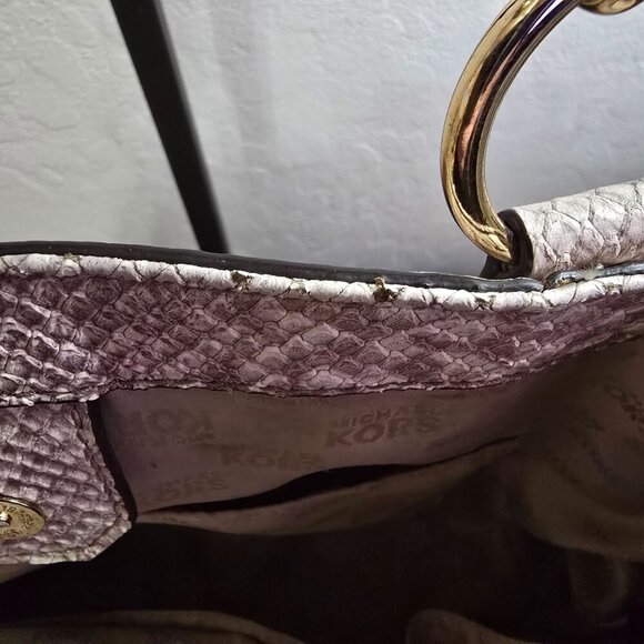 Michael Kors Snakeskin Tote Bag With Gold Hardware & Tassel Accent READ - Picture 15 of 16